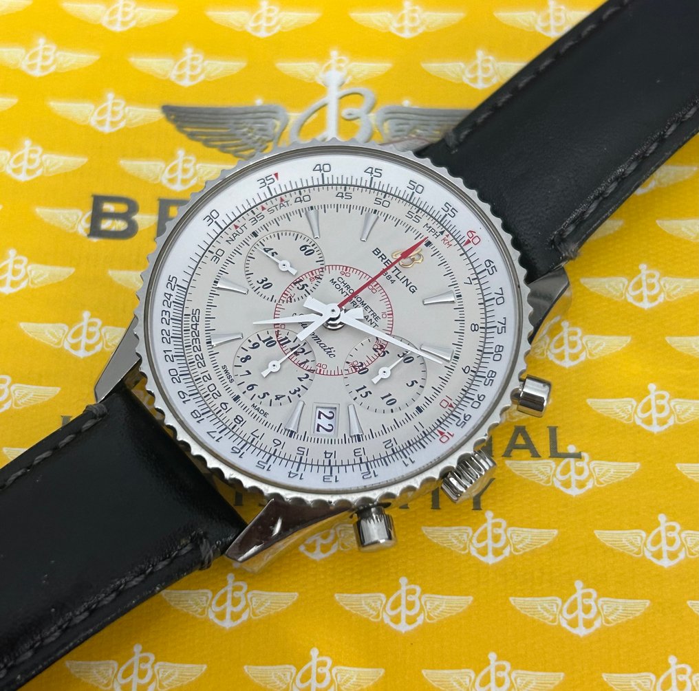 Breitling - Navitimer Montbrillant 01 Limited Edition - AB0131 - Heren - 2010-2020 #1.0