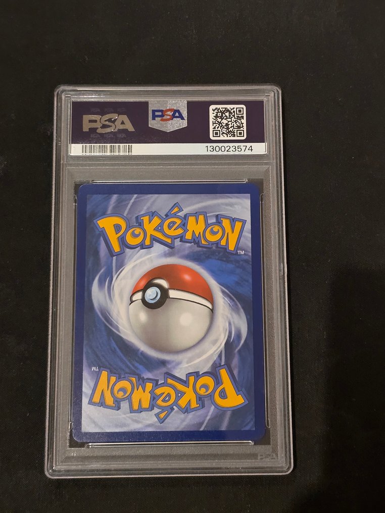 Pokémon - 1 Graded card - Umbreon 059 Foil - PSA 9 - Various sets #1.0