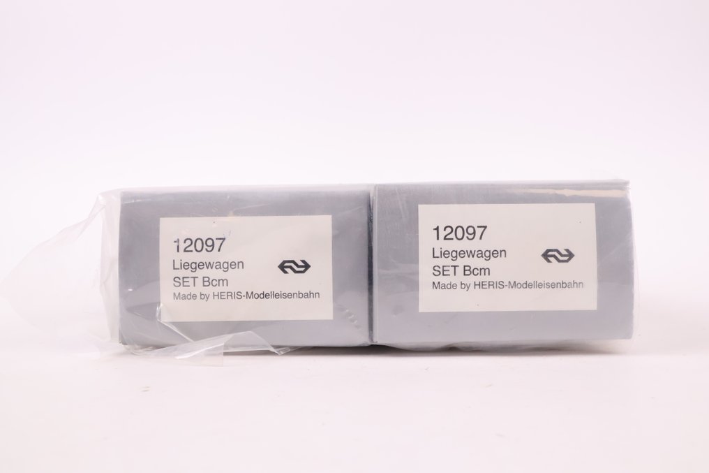 LS Models H0 - 12097 - Modeltog passagervogn sæt (1) - Sæt af to couchette ligrijuiger type Bcm. - NS #3.2