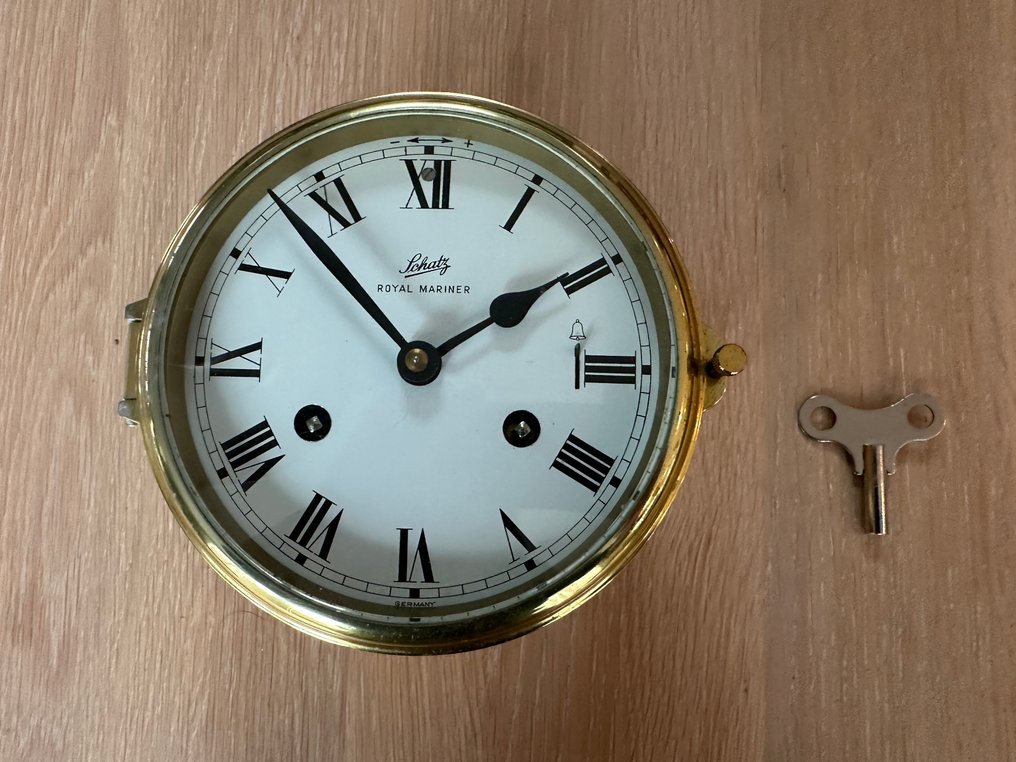Ship's clock - Schatz, for repair -  Vintage - lacquered brass. Clock and chimes function; case has a small crack and may need repair - post-1992 - Royal Mariner #1.0