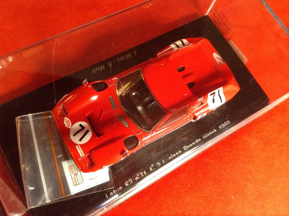 Spark 1:43 - Model race car - ref. #S0263 Lotus 62 Sport P.2 "Gold Leaf Team Lotus" 13° 6h Brands Hatch 1969 #71 Brian Muir/John - Very good quality — rare today. #2.1