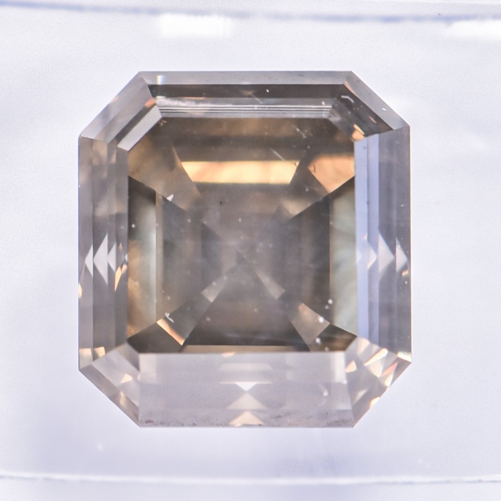No reserve price - 1 pcs Diamond  (Natural coloured)  - 3.61 ct - Emerald - Fancy Greenish, Brownish Yellow - SI2 - International Gemological Institute (IGI) - VG VG #1.0