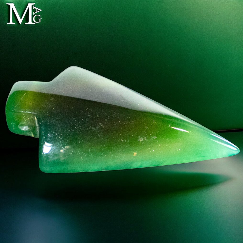 Χαραγμένη σε πράσινο χαλαζία βέλη – διακοσμητικό στοιχείο για κολιέ - Ύψος: 55 mm - Πλάτος: 31 mm- 15 g #4.3