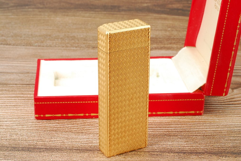 Cartier - Must de Cartier Pentagon Gas Lighter Guilloché Pattern - Pocket lighter - Gold-plated (PLAQUE OR G) #4.3