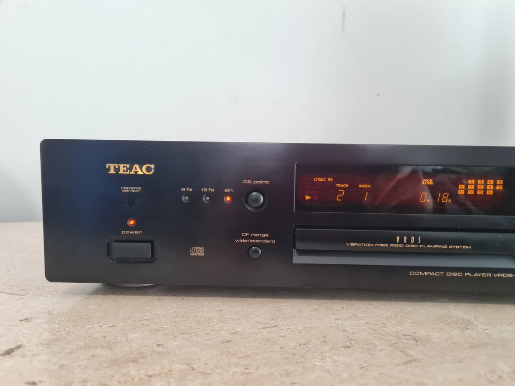 TEAC - VRDS-8 CD player #3.2