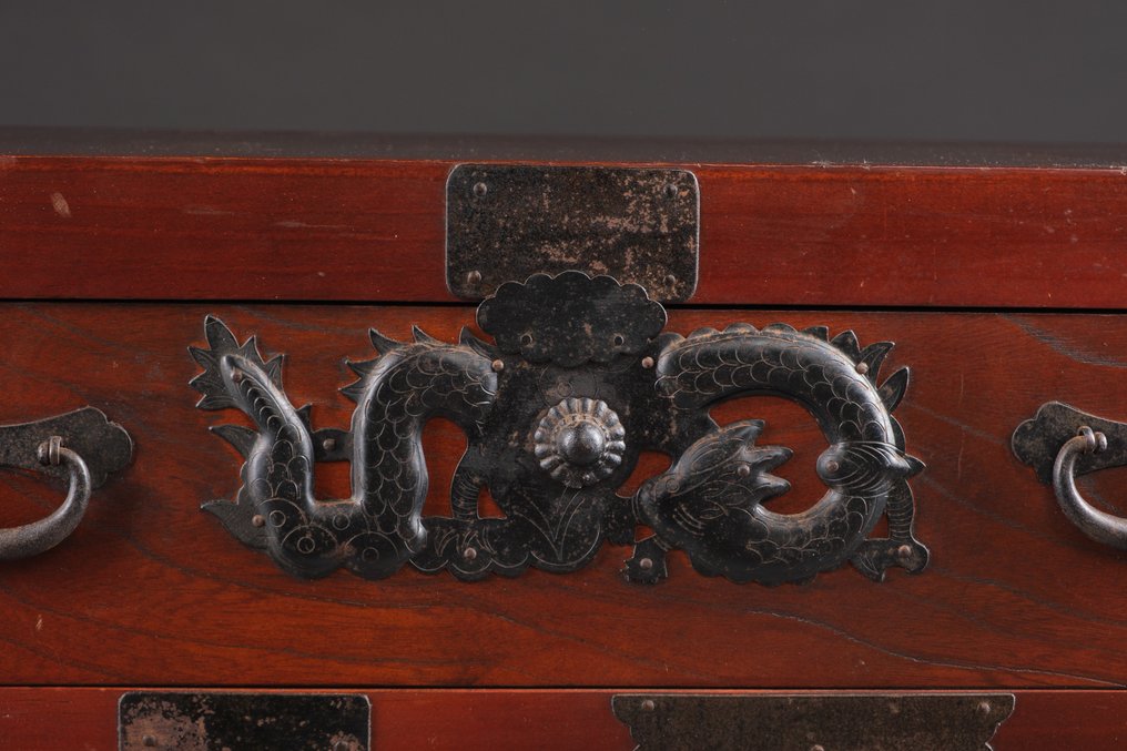 Μικρό ροδάτο αποθηκευτικό κουτί - Ξύλο, Σίδηρος (Χυτός) - Ιαπωνία - Μεσαία περίοδος Shôwa (δεκαετίες 1950-1960) #4.3