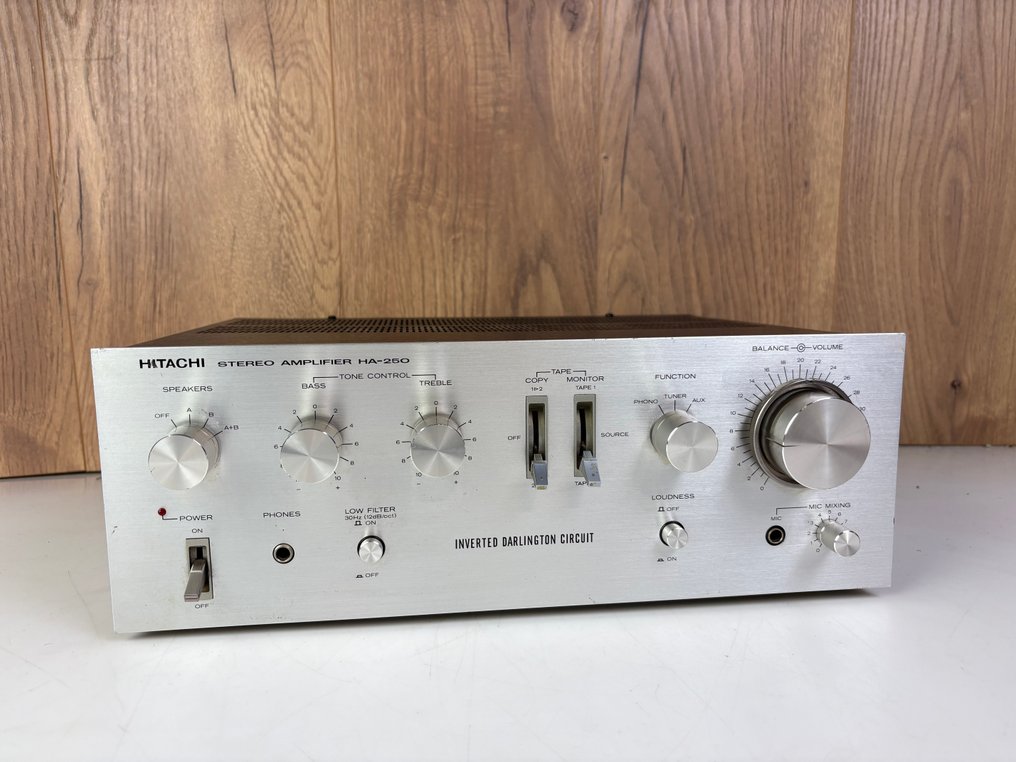 Hitachi - HA-250 Solid state amplifier #4.3