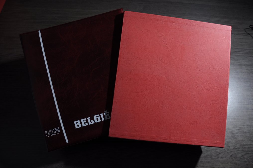 配饰  - 两张联合专辑，配有磁带和杂志，年份为1849至1977。 #2.1