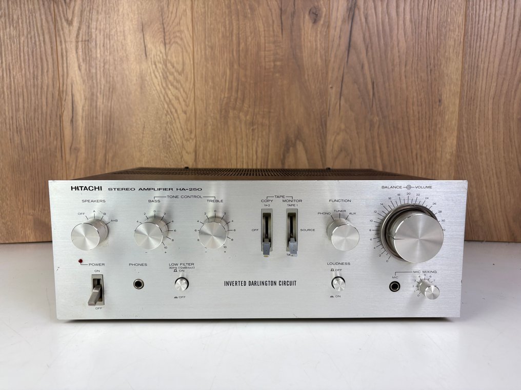 Hitachi - HA-250 Solid state amplifier #1.0