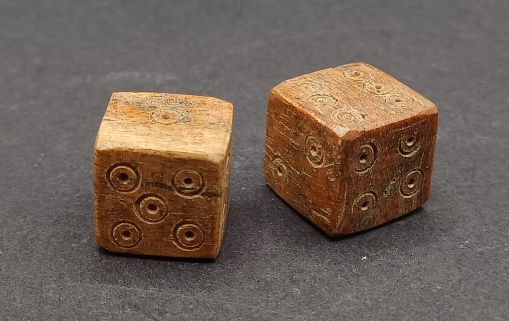 Ancient Roman Bone Playing Dice - 10 mm  (No reserve price) #1.0