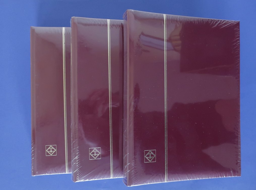 Holland - 3 nye Leuchtturm inddelingsalbum med 60 sorte sider type LSP 4/30 i cellofan. #2.1