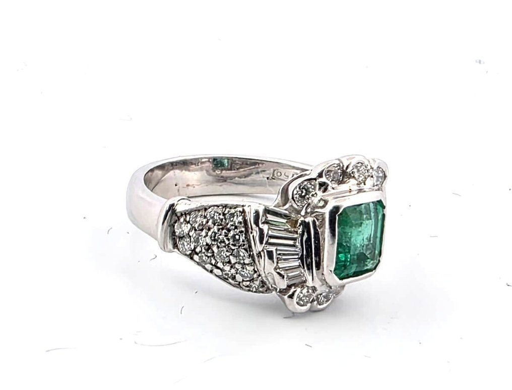 Ring - 18 kt Weißgold -  1.70ct. tw. Smaragd - Diamant #2.1