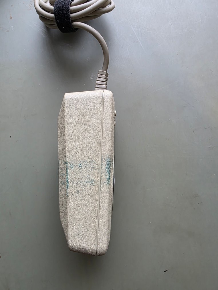 Macintosh 128K/512K mouse M0100 low serial number - Macintosh #4.3