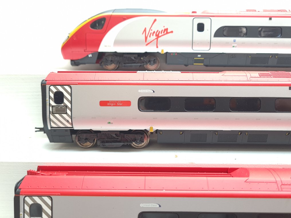 Hornby 00 - R2467 - Train unit (1) - Class 390 'Pendolino' - Virgin Trains #4.3