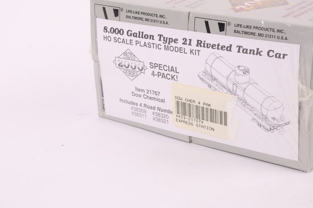 Bachmann H0 - 21767 - Ensemble de wagons de marchandises pour trains miniatures (1) - Ensemble de quatre wagons-citernes non construits 'Gallon Type 21'. - DOWX #3.2