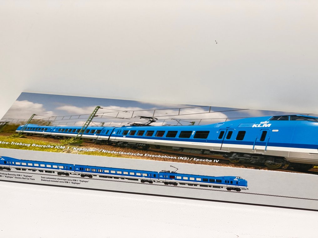 Märklin H0 - 37424 - Train unit (1) - Electric train set KLM 'Koploper.' - NS #1.0