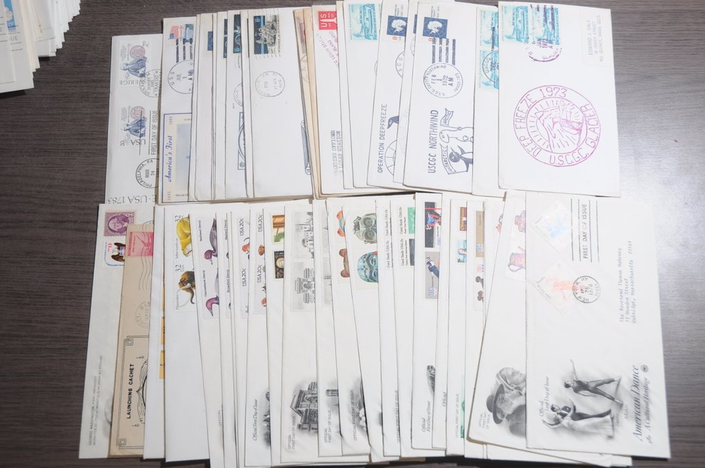 USA - Lot cu FDC-uri de 100 de cenți și capace speciale într-o cutie. #2.1