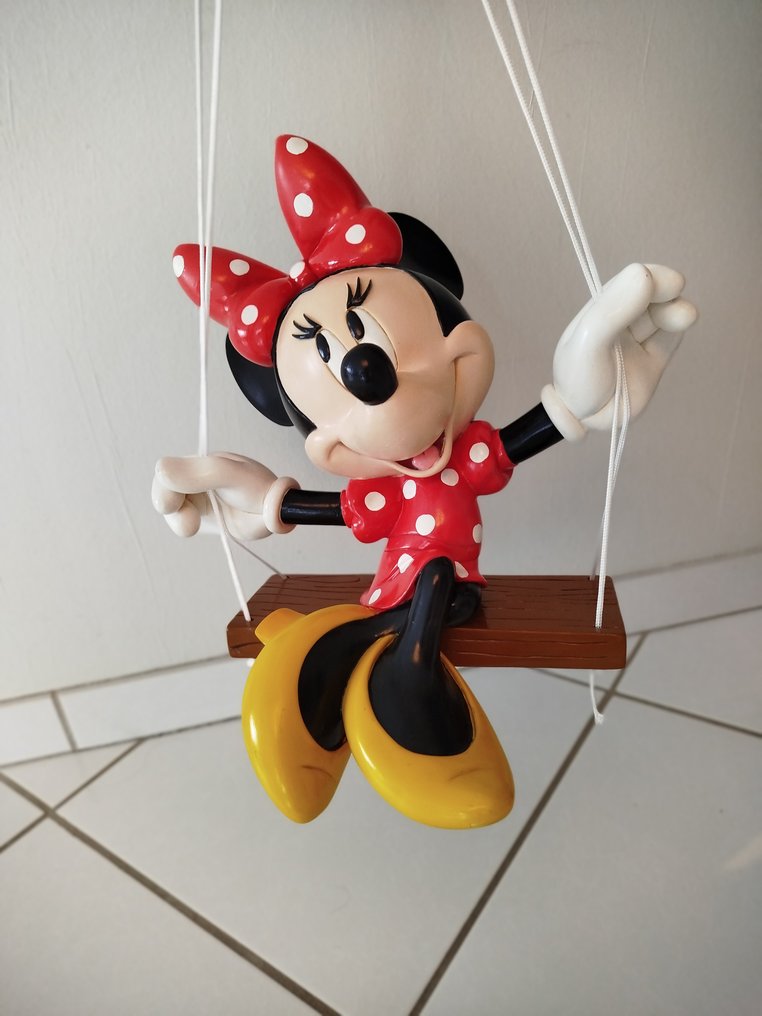Disney - Statue - Minnie sur ça balançoire #3.2