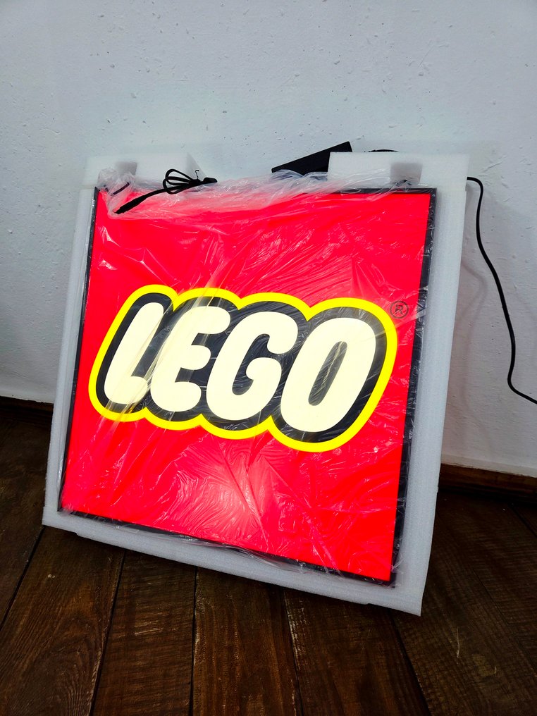 Lego Butiksdisplay - Double-Sided Light Sign 60x60 #4.3