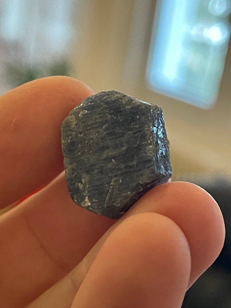 Sapphire 非凡的顶级皇家蓝。‘全晶体和高品质特别之作’,42.58克拉。 - 高度: 22 mm - 闊度: 18 mm- 8.52 g #3.2