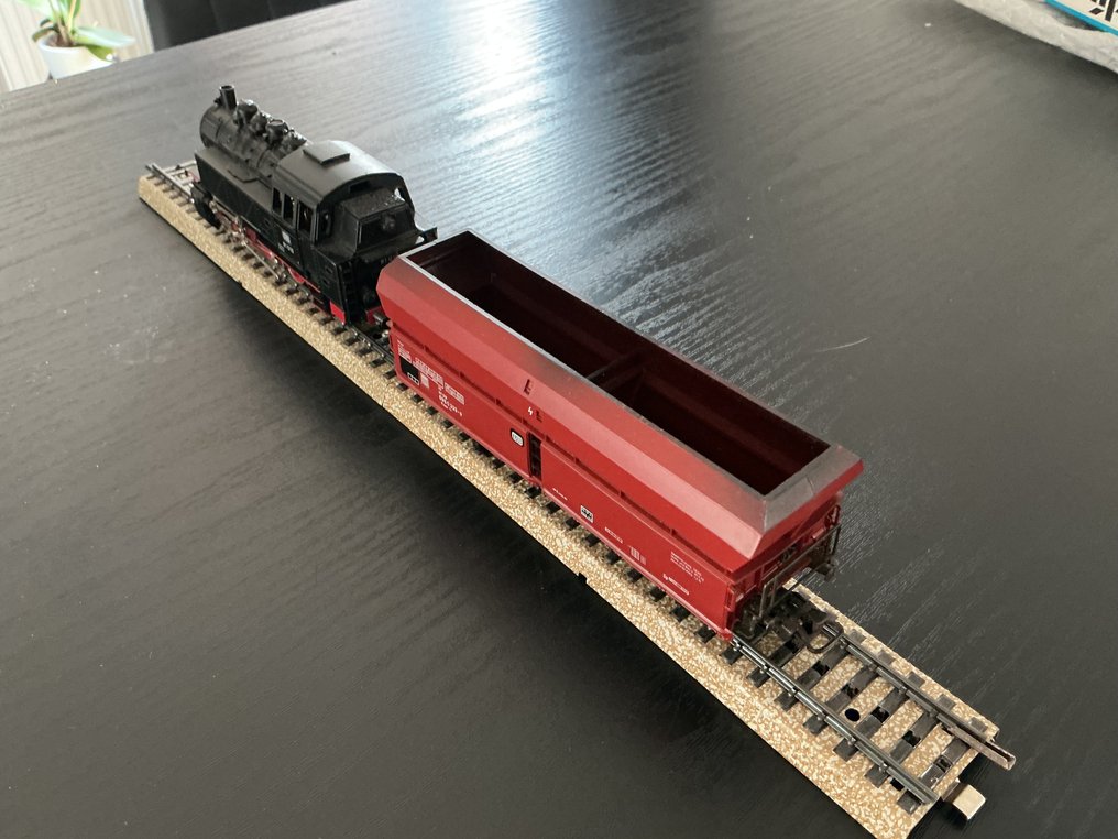 Märklin H0 - 4624 und 3032 - Treinset (2) - Loknummer 81 010 op loc; originele verpakking van de wagen aanwezig. - DB #1.0