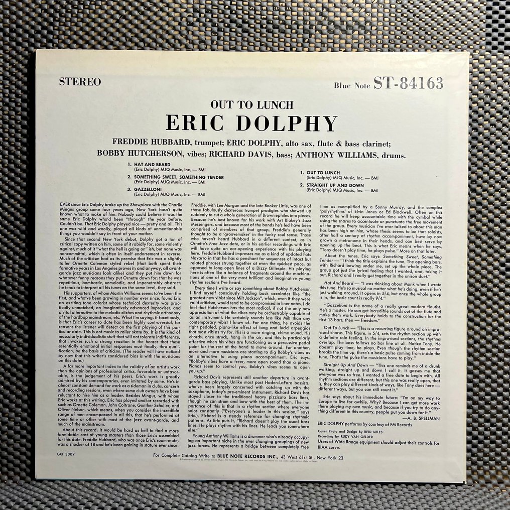 Eric Dolphy - Multiple artists - Out To Lunch - A jewel of avant-garde jazz - Blue note in Mint condition - LP Album (stand-alone item) - Japanese pressing, Reissue, Stereo - 1977 #1.0