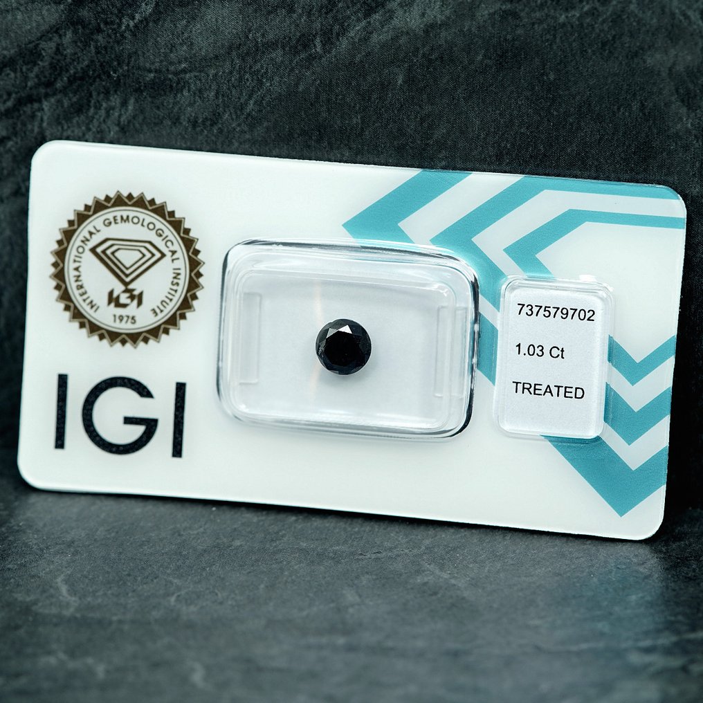 No reserve price - 1 pcs Diamond  (Colour-treated)  - 1.03 ct - Round - Not specified in lab report - International Gemological Institute (IGI) #2.1