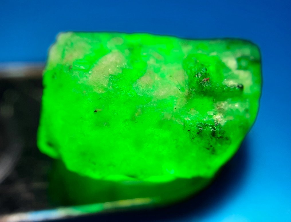 6.3 ct - Untreated Natural Emerald - Rough- 1.26 g #1.0