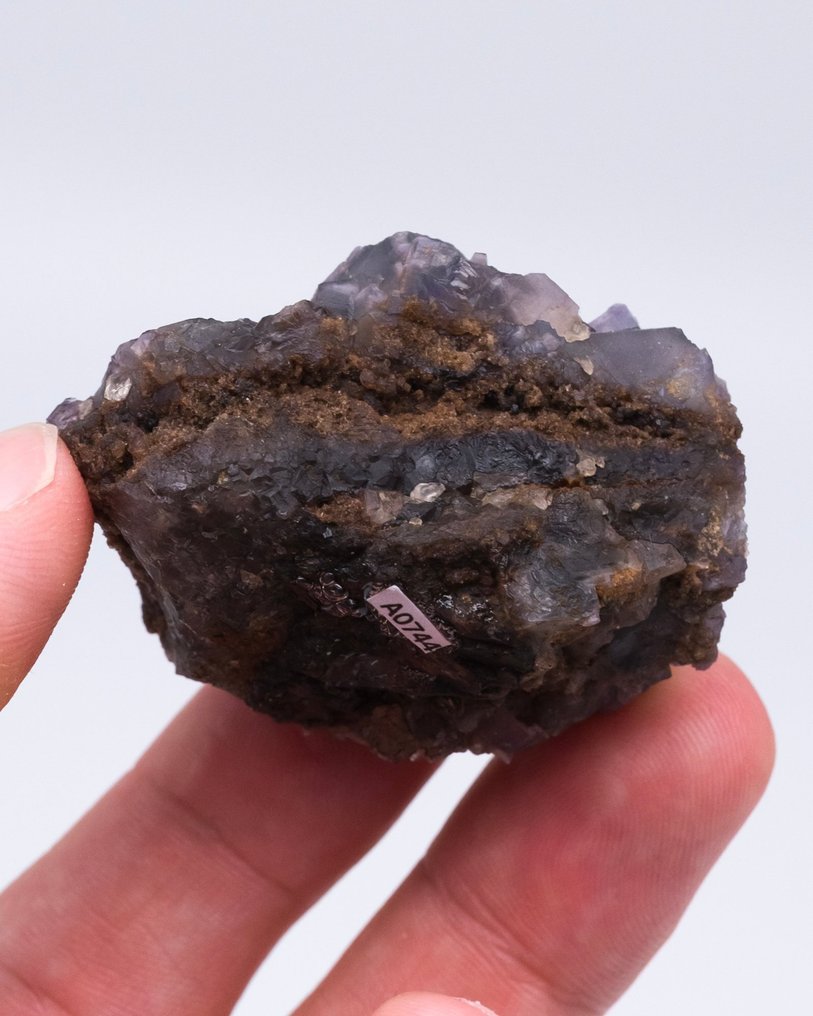 (ΝΕΑ ΑΝΙΧΝΕΥΣΗ) ΔΙΑΦΑΝΗΣ ΦΛΟΥΟΡΙΤΗΣ ΜΕ ΖΩΝΕΣ ΧΡΩΜΑΤΟΣ Από τη φλέβα Collada. - Ύψος: 3.4 cm - Πλάτος: 4.8 cm- 56 g - (1) #3.2