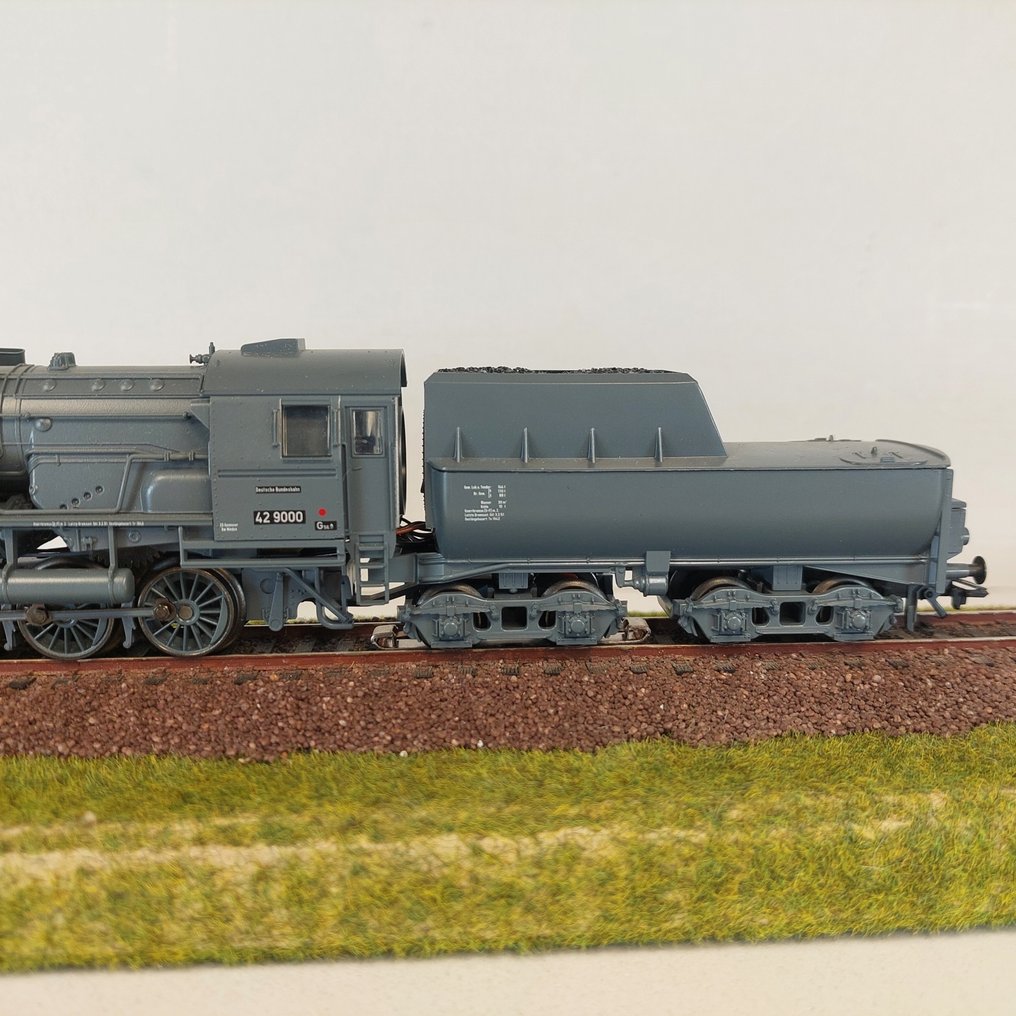 Märklin H0 - 39160 - Damplokomotiv med tender (1) - BR 42 9000 Franco Crosti - Digital - DB #3.2