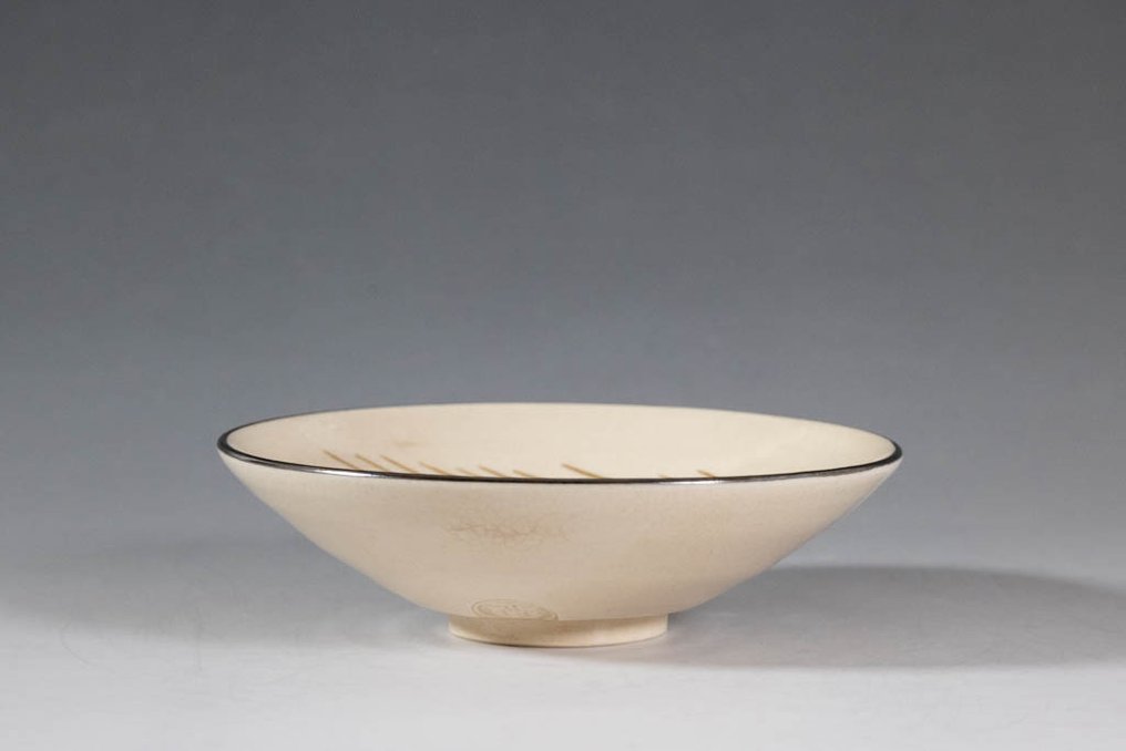 Tazza di sake – “Tōkai Chōyō” Alba sul Mare Orientale – - Ceramica - Eiraku Zengoro XIV / 十六代 永楽善五郎（1917 - 1998） - Giappone - Periodo Shōwa (1926-1989) #2.1