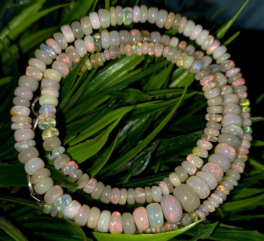 Beautiful Natural Opals - 53 cts- 10.6 g #3.2