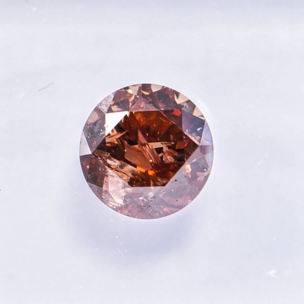 Ingen mindstepris - 1 pcs Diamant (Naturfarvet) - 0.71 ct - Rund - Fancy deep Lyserød Brun - I2 - International Gemological Institute (IGI) - VG #2.1