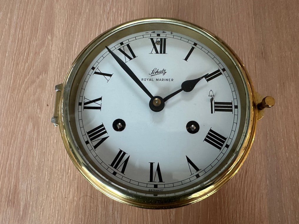Ship's clock - Schatz, for repair -  Vintage - lacquered brass. Clock and chimes function; case has a small crack and may need repair - post-1992 - Royal Mariner #1.0