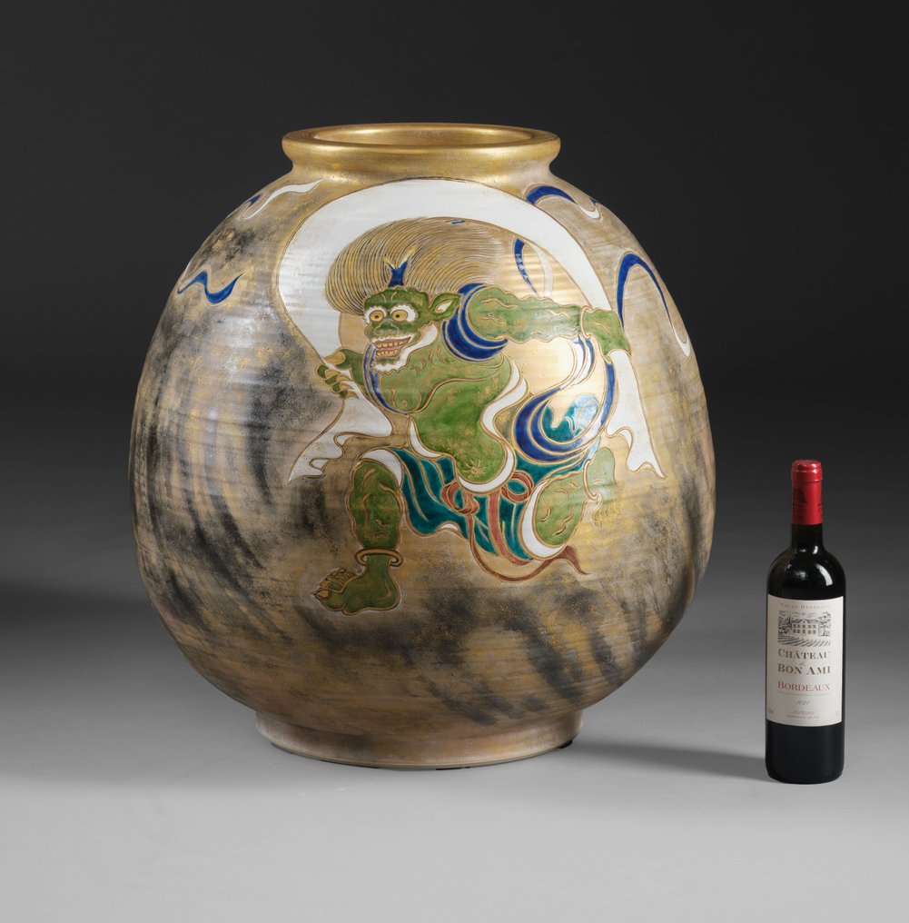 京烧花瓶,雷神与风神设计——非常大——32.1公斤 - 石器 - Saitō Unraku III 斎藤雲楽 (b. 1928) - 日本 - 昭和时期(20世纪中后期) #1.0