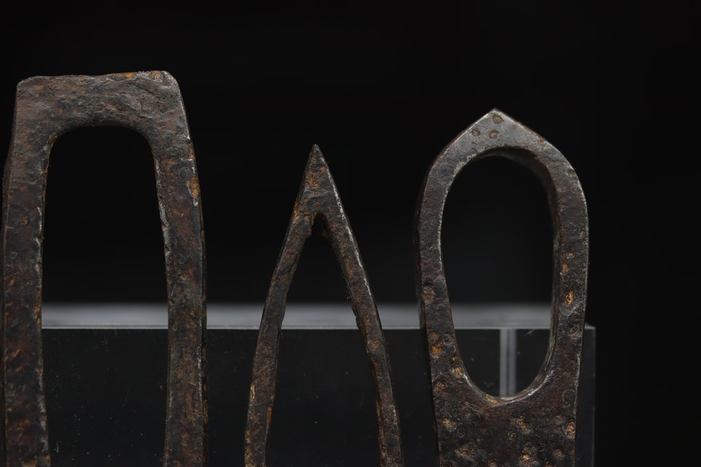 Medievale (Gotico) - 4 x Iron Hand Craft Military Accendifuoco - 7.6 cm #3.2