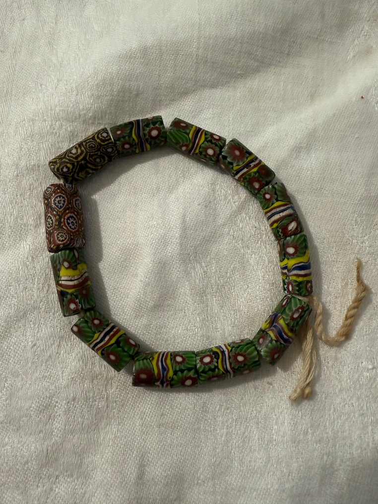 珠子項鏈 (12) - 贸易珠子或 millefiori 珠子 #1.0