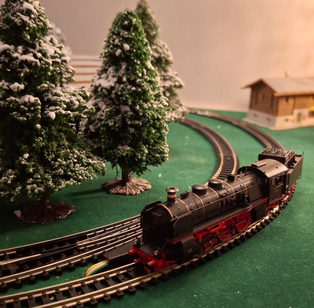 Trix N - 12312 - Ατμομηχανή με όχημα μεταφοράς (1) - BR18 - DRG #2.1