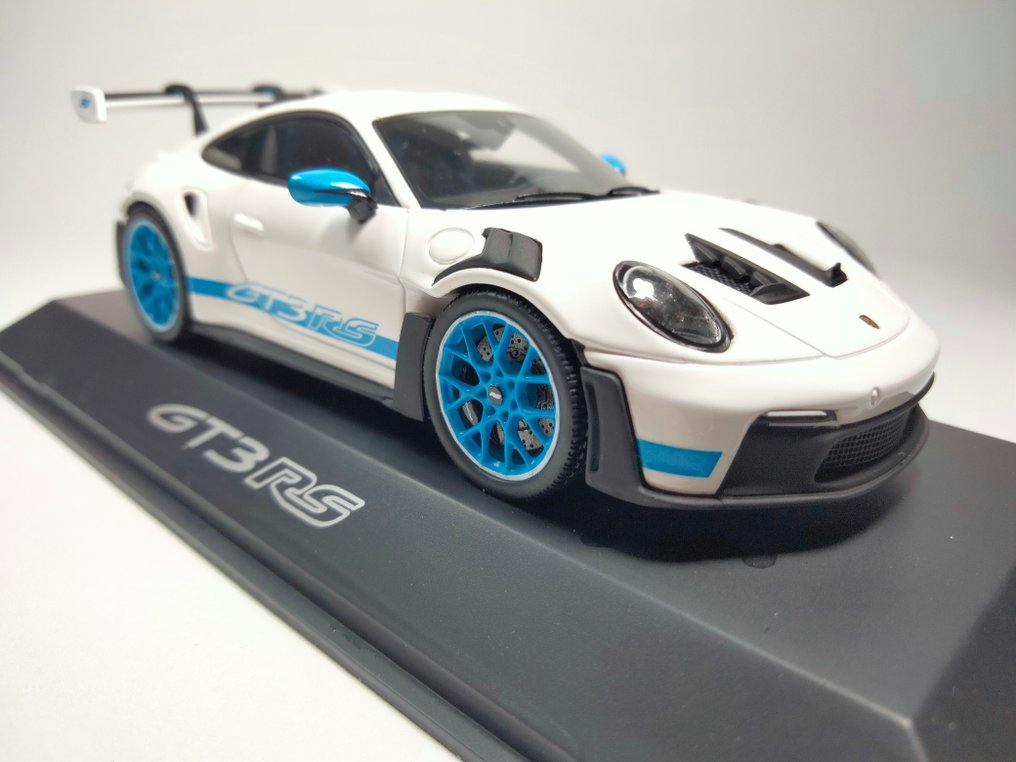 Spark 1:43 - Sportwagenmodell - Porsche 911 (992) GT3 RS -Special Edition IAA (2023) - Limitierte Edition: Nr. 256 von 2.000 Stück. #3.2