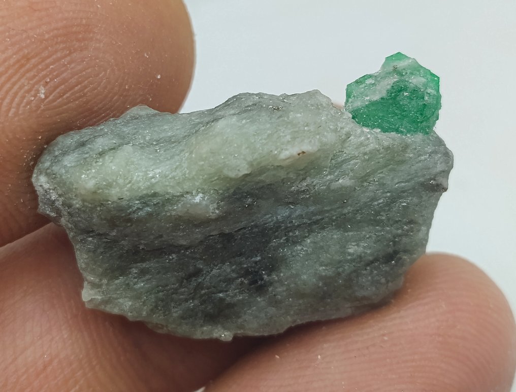 Kaunis käsittelemätön luonnonsmaragdi in Matrix- 9 g #4.3