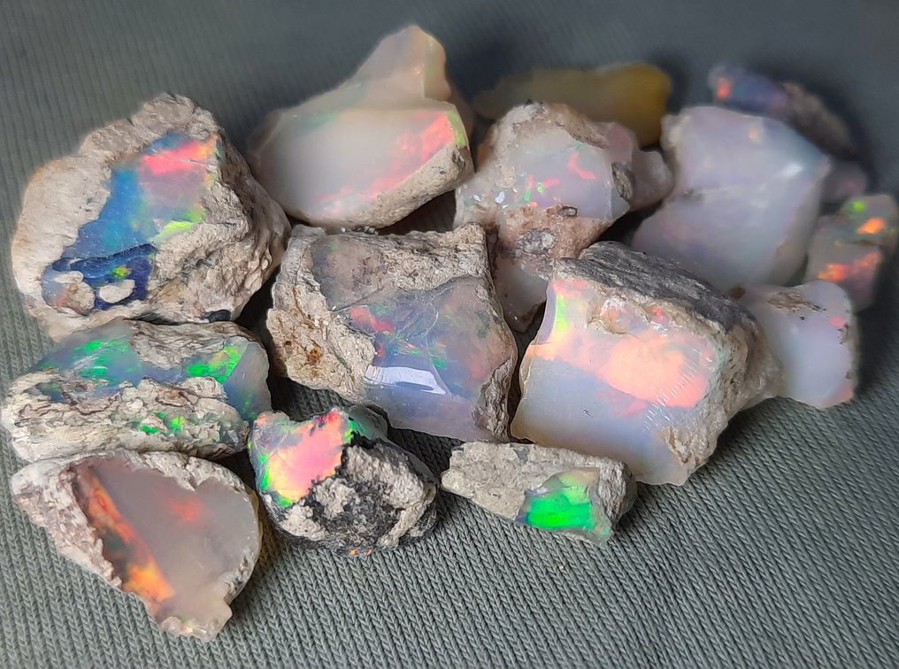 57.2 cts - Natural Opal Rough- 11.44 g #1.0