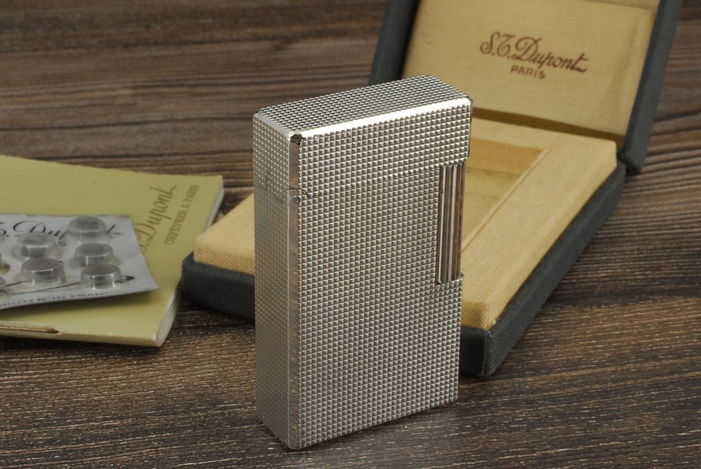 S.T. Dupont - Ligne Line 1 BR Large Gas Lighter - Lommelighter - Sølvbelagt med diamantmønstret guilloché #2.1