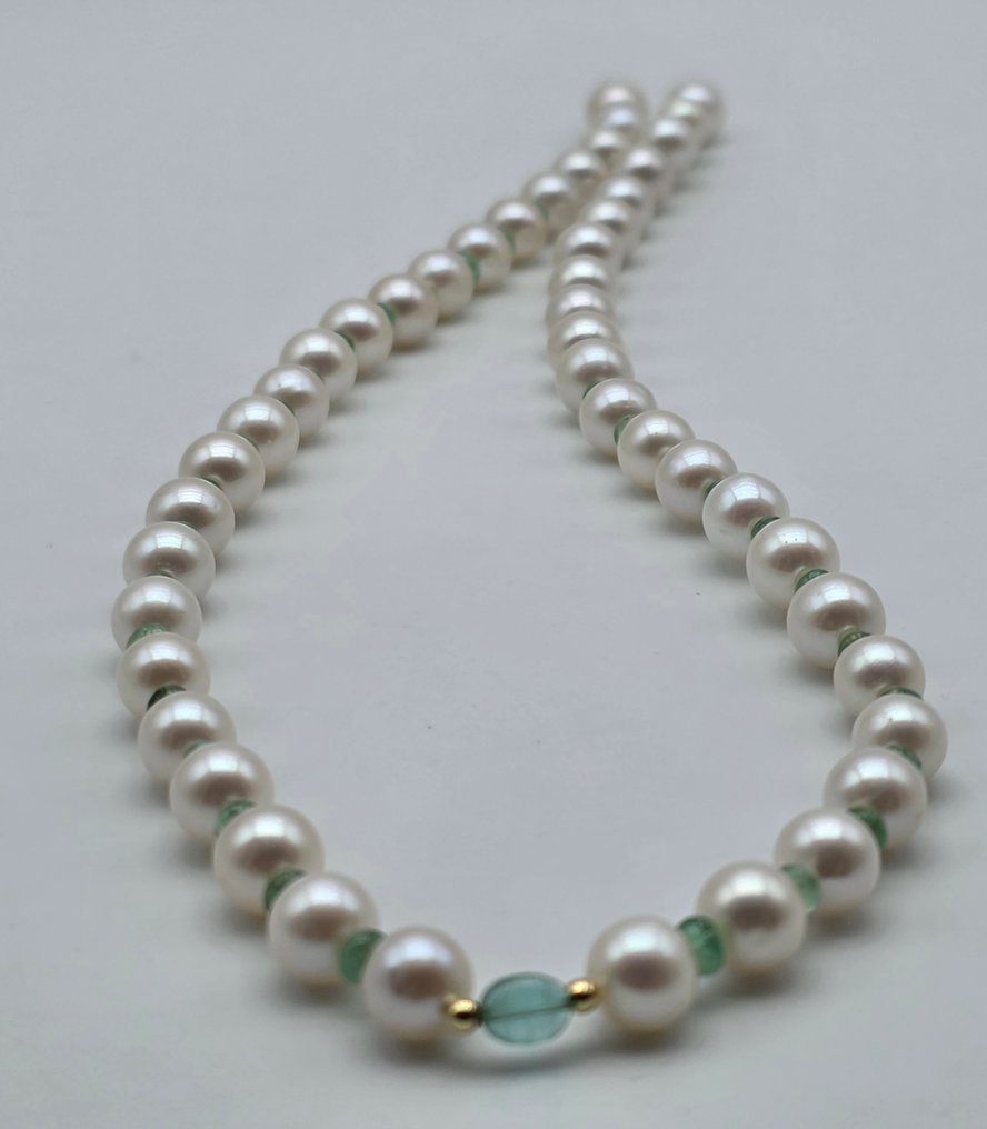 Ingen mindstepris - Halskæde - 18 kraat Gulguld Perle - Smaragd - Perle akoya fra 6,9 til 7,2. #3.2