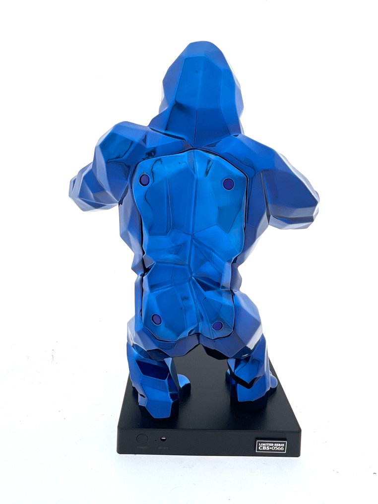 Richard Orlinski (1966) - Numbered KiwiKong - COA 0566/1000 - Blue Metallic Incl Suitcase & COA #4.3