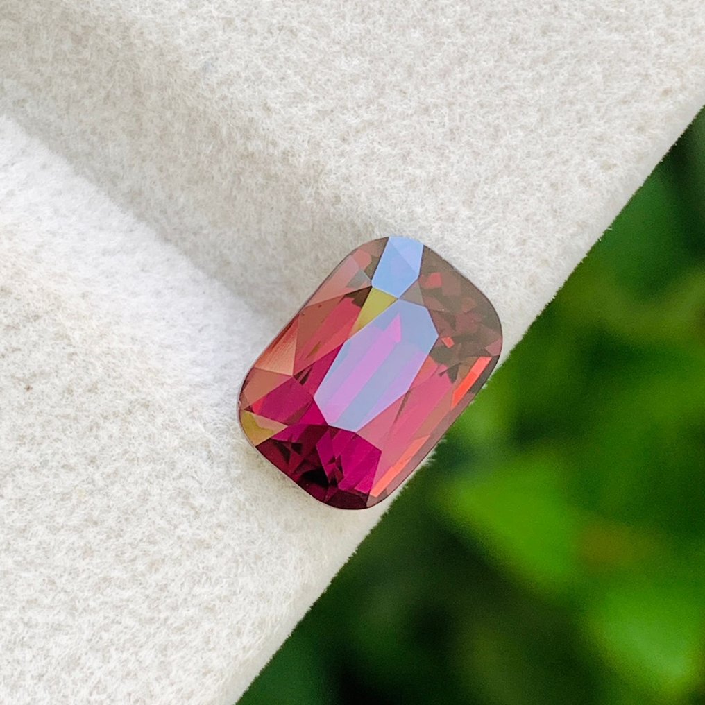 没有保留价 - 1 pcs  红色, 紫色 尖晶石  - 3.44 ct - 国际宝石研究院（IGI） - 未加热的放大镜清洁 #1.0