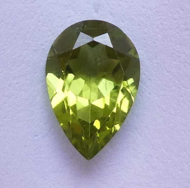 Peridot - 3.13 ct - Instituto Gemólogico Español (IGE) #1.0