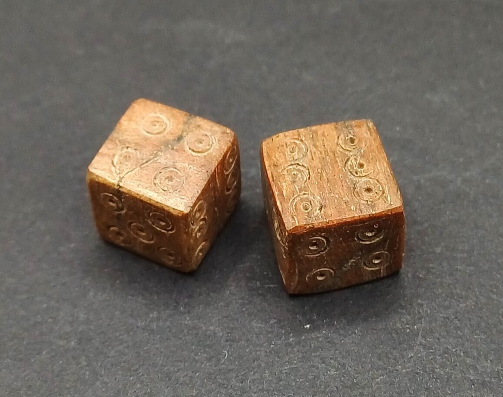 Ancient Roman Bone Playing Dice - 10 mm  (No reserve price) #2.1