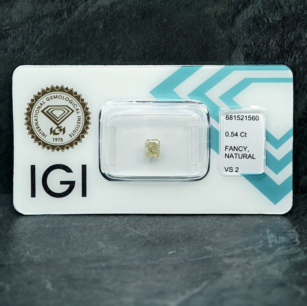 1 pcs Διαμάντι  (Φυσικού χρώματος)  - 0.54 ct - Ορθογώνια - Fancy light Κίτρινο - VS2 - International Gemological Institute (IGI) #1.0