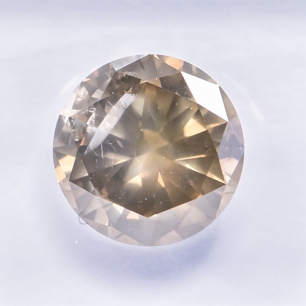 Ei pohjahintaa - 1 pcs Timantti  (Luonnonvärinen)  - 2.02 ct - Pyöreä - Fancy Vihertävä, Rusehtava Keltainen - I1 - Kansainvälinen gemologinen instituutti (IGI) - VG #4.3