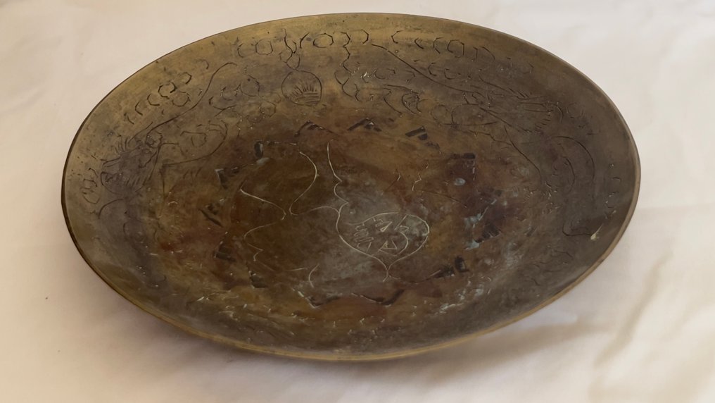 盘子 - 黄铜色 - 佛教L铜板 #1.0